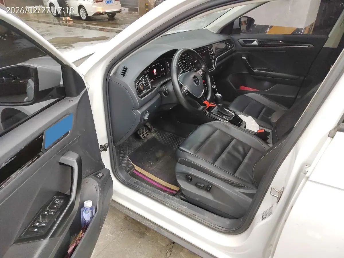 2022 Volkswagen T-Roc 1.4T 150HP L4 7DCT,autocango,china used car exporter,china ev exporter,chinese used car exporter,chinese used ev exporter