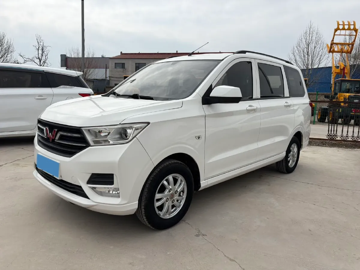2019 WuLing HongGuang 1.5L 105HP L4 5MT,autocango,china used car exporter,china ev exporter,chinese used car exporter,chinese used ev exporter