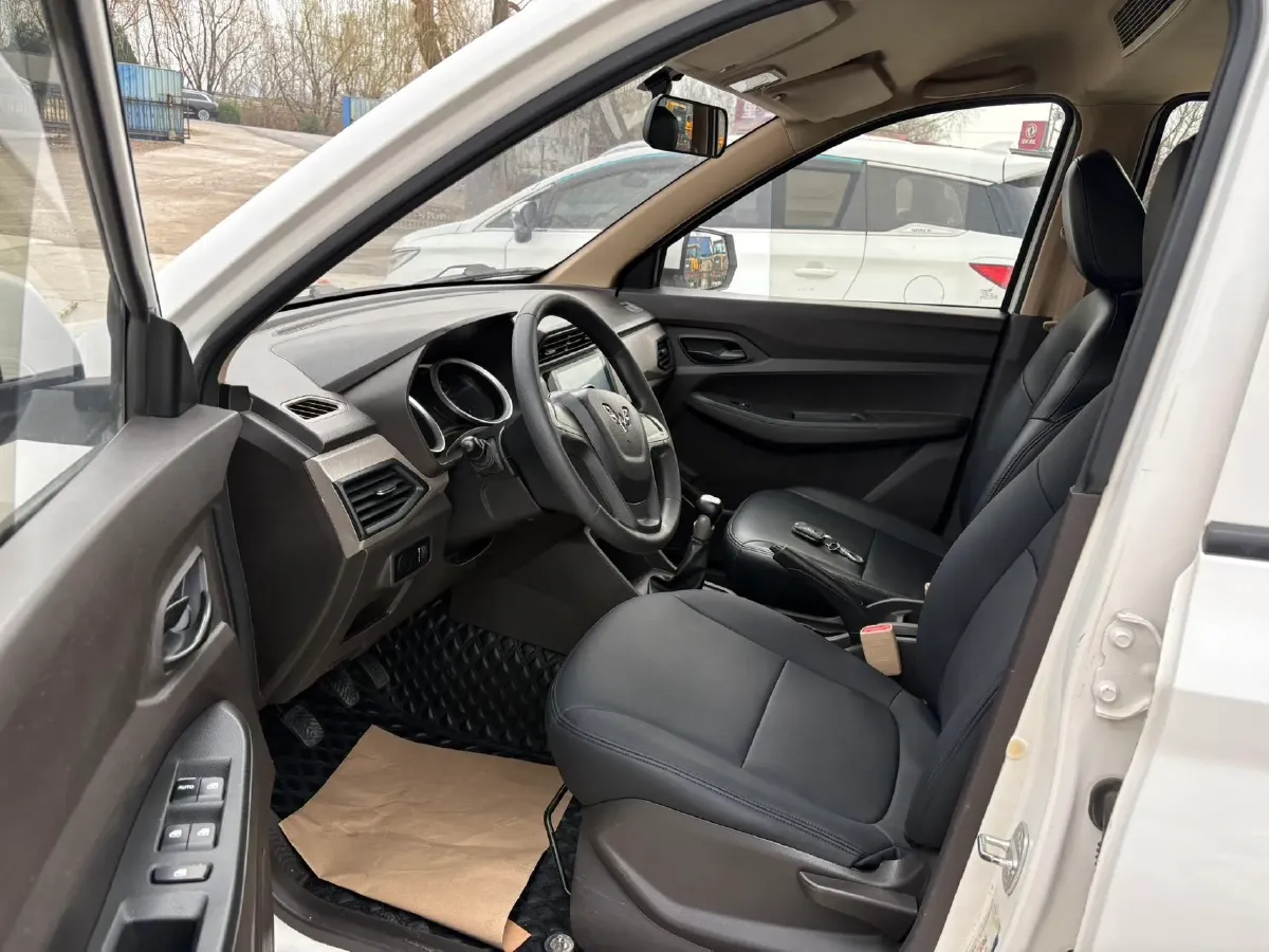2019 WuLing HongGuang 1.5L 105HP L4 5MT,autocango,china used car exporter,china ev exporter,chinese used car exporter,chinese used ev exporter