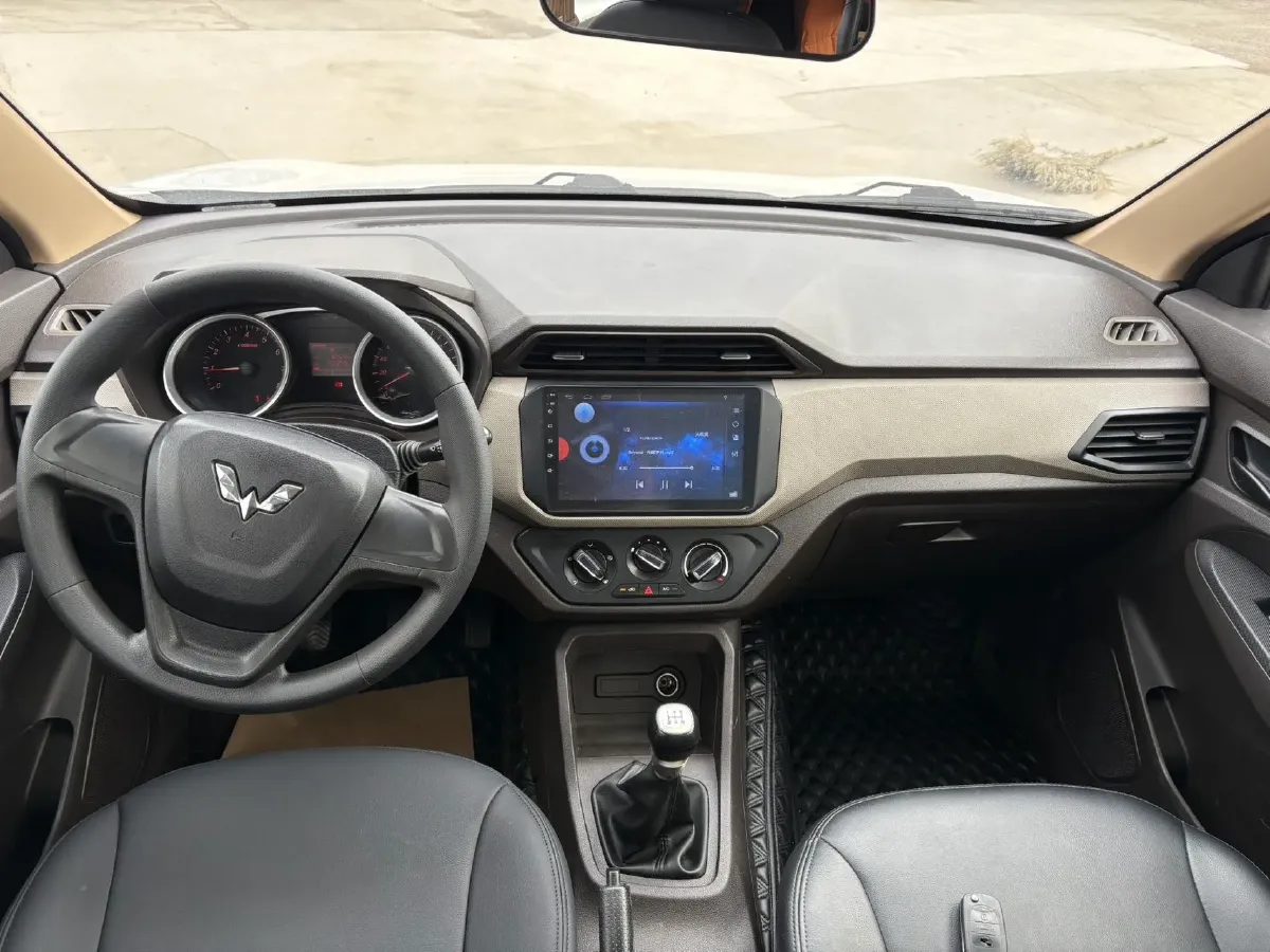 2019 WuLing HongGuang 1.5L 105HP L4 5MT,autocango,china used car exporter,china ev exporter,chinese used car exporter,chinese used ev exporter