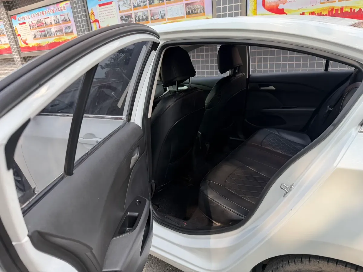 2016 Chevrolet Cavalier 1.5L 113HP L4 5MT,autocango,china used car exporter,china ev exporter,chinese used car exporter,chinese used ev exporter