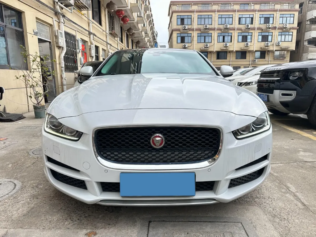 2019 Jeep Cherokee 2.0T 265HP L4 9AT,autocango,china used car exporter,china ev exporter,chinese used car exporter,chinese used ev exporter