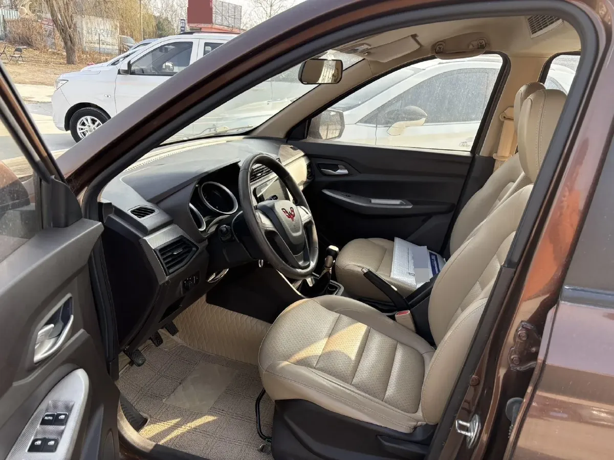 2018 WuLing HongGuang 1.5L 105HP L4 5MT,autocango,china used car exporter,china ev exporter,chinese used car exporter,chinese used ev exporter