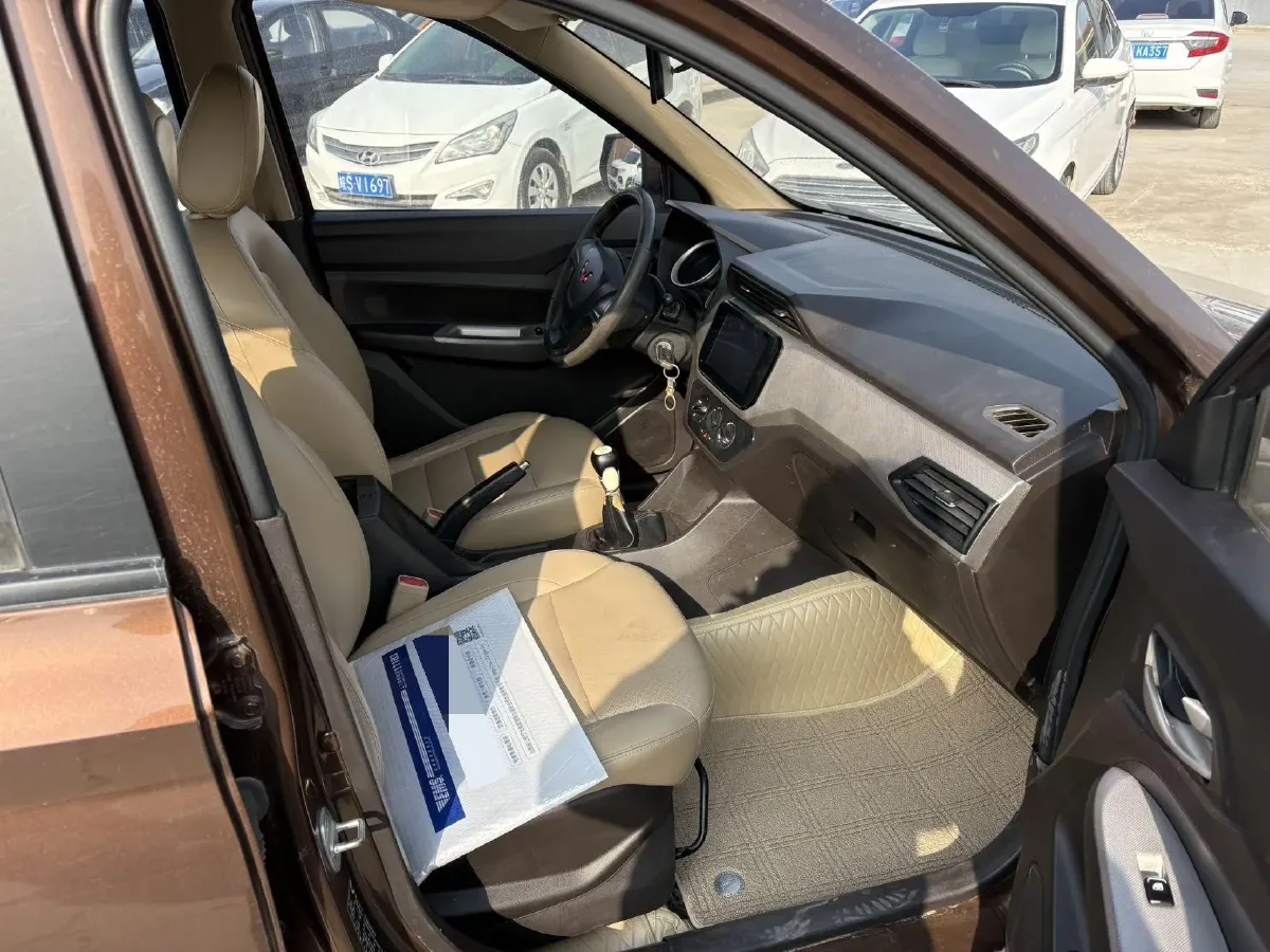 2018 WuLing HongGuang 1.5L 105HP L4 5MT,autocango,china used car exporter,china ev exporter,chinese used car exporter,chinese used ev exporter