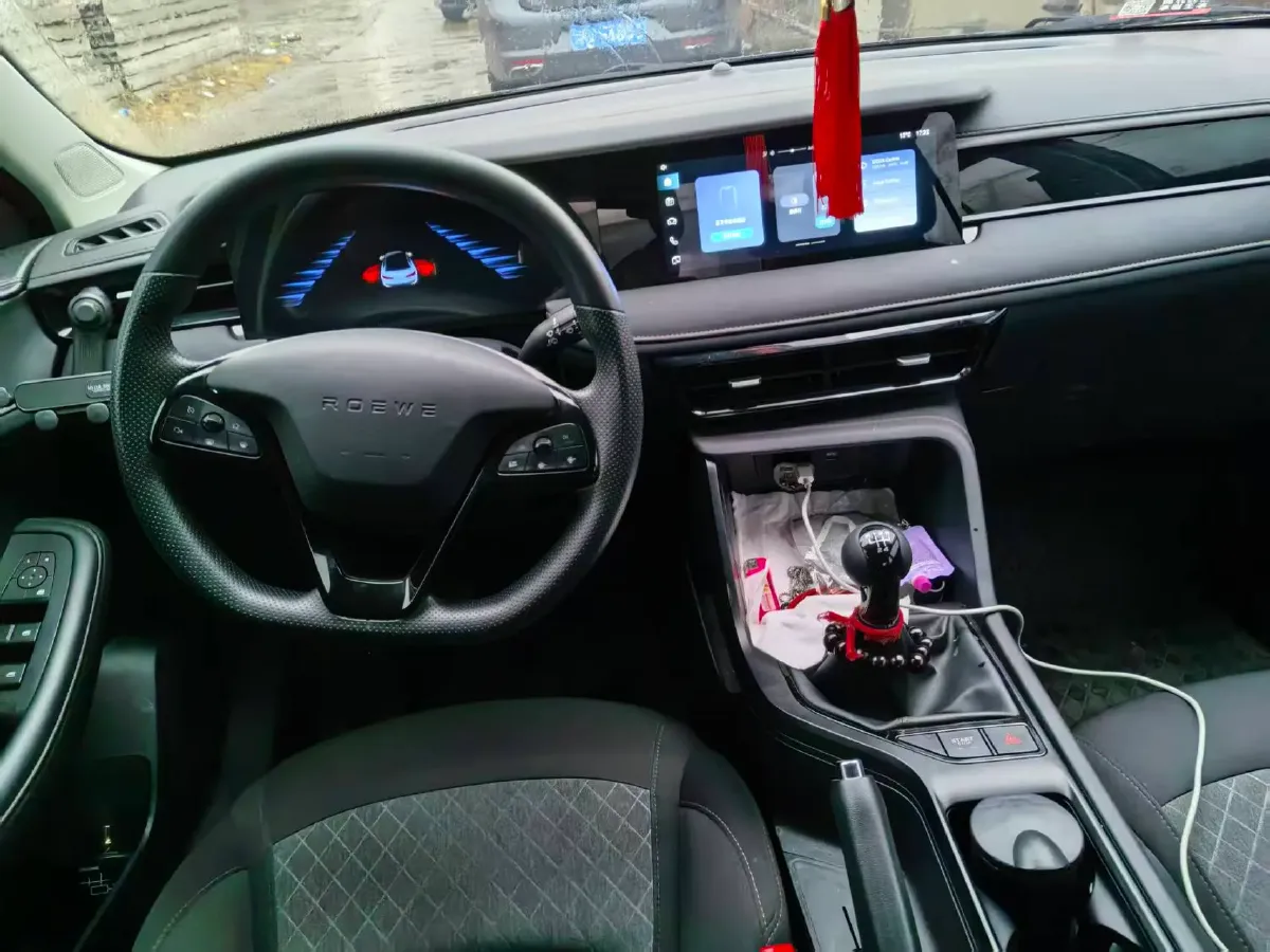 2023 Roewe i5 1.5L 129HP L4 5MT,autocango,china used car exporter,china ev exporter,chinese used car exporter,chinese used ev exporter