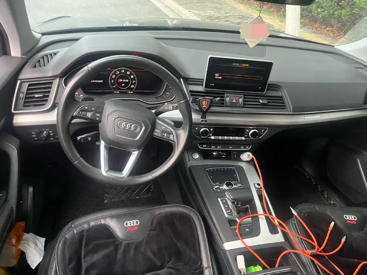 2020 Audi Q5L 2.0T 190HP L4 7DCT,autocango,china used car exporter,china ev exporter,chinese used car exporter,chinese used ev exporter