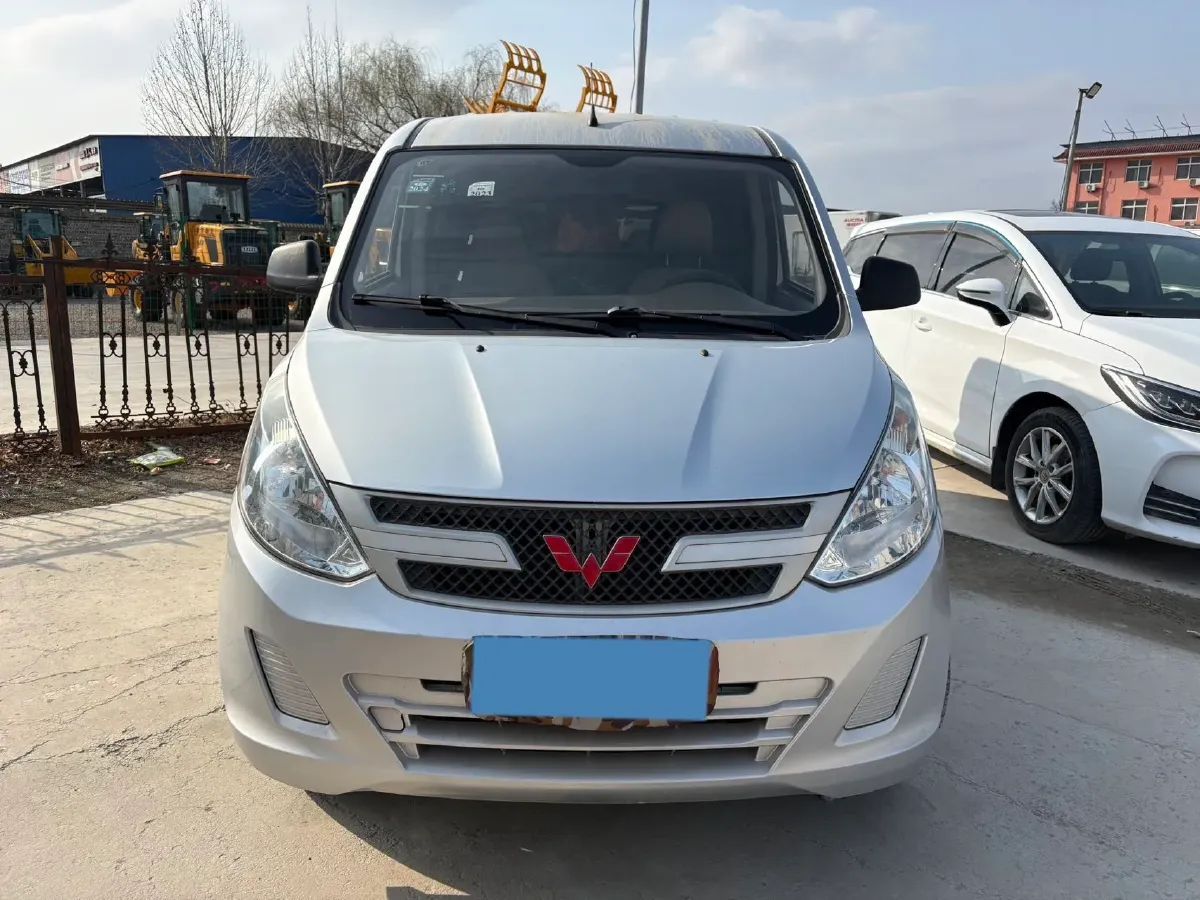 2019 WuLing RongGuang V 1.5L 99HP L4 6MT,autocango,china used car exporter,china ev exporter,chinese used car exporter,chinese used ev exporter