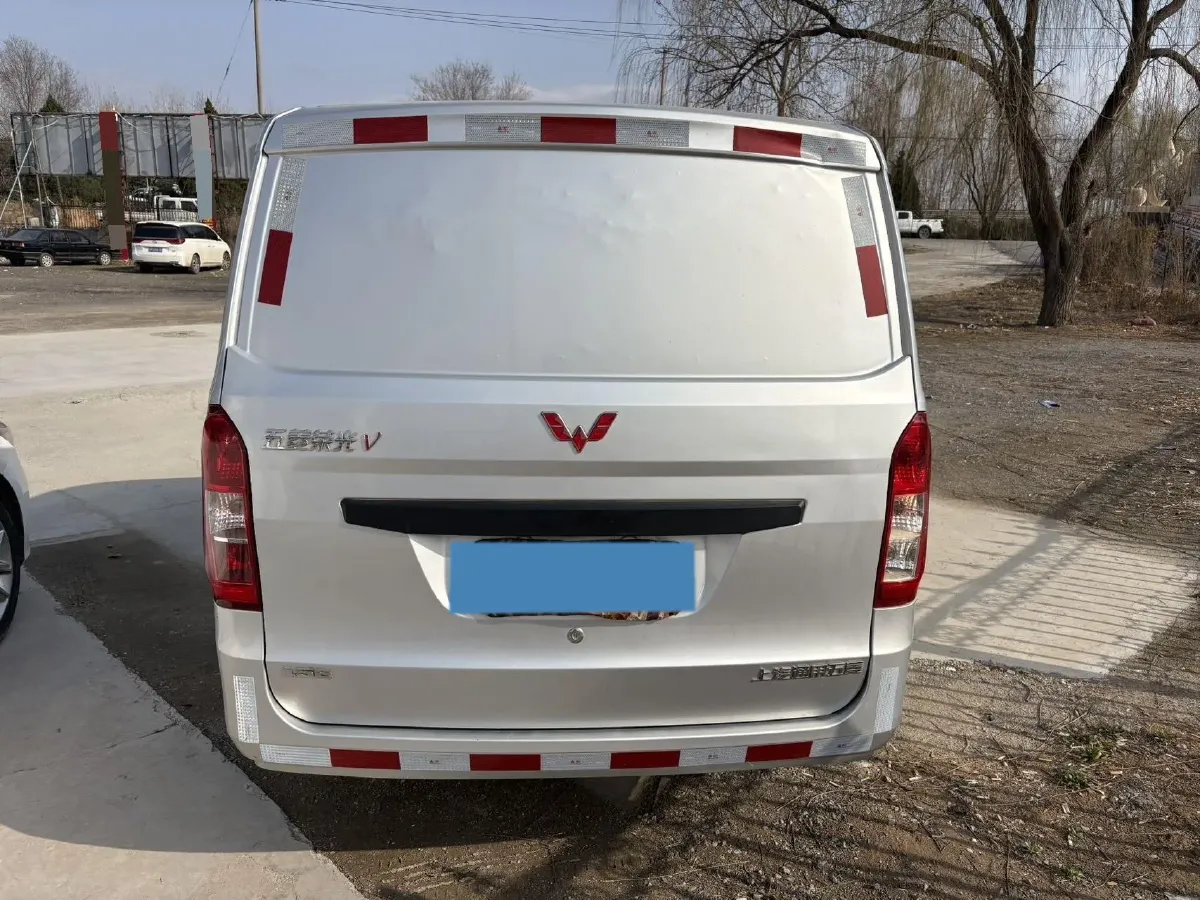 2019 WuLing RongGuang V 1.5L 99HP L4 6MT,autocango,china used car exporter,china ev exporter,chinese used car exporter,chinese used ev exporter