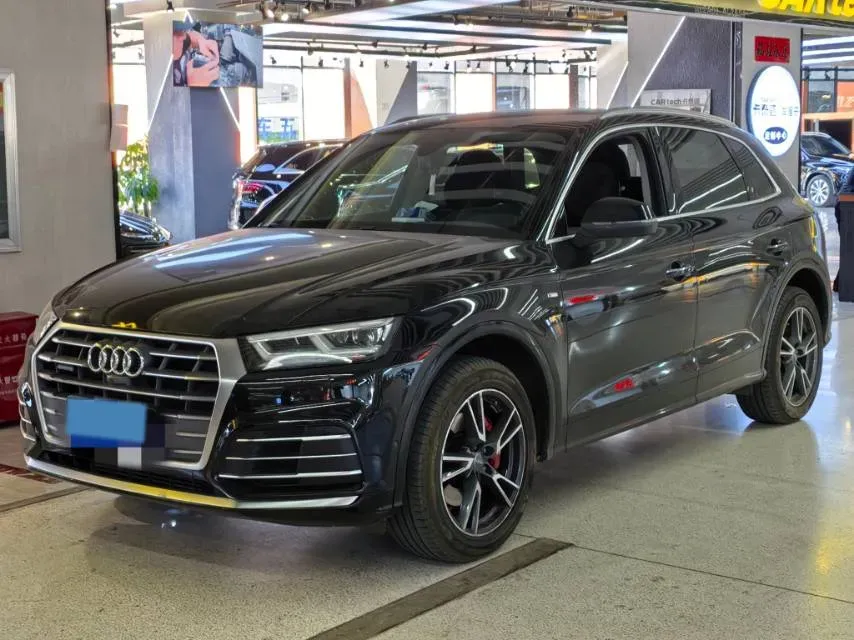 2020 Audi Q5L 2.0T 252HP L4 7DCT,autocango,china used car exporter,china ev exporter,chinese used car exporter,chinese used ev exporter