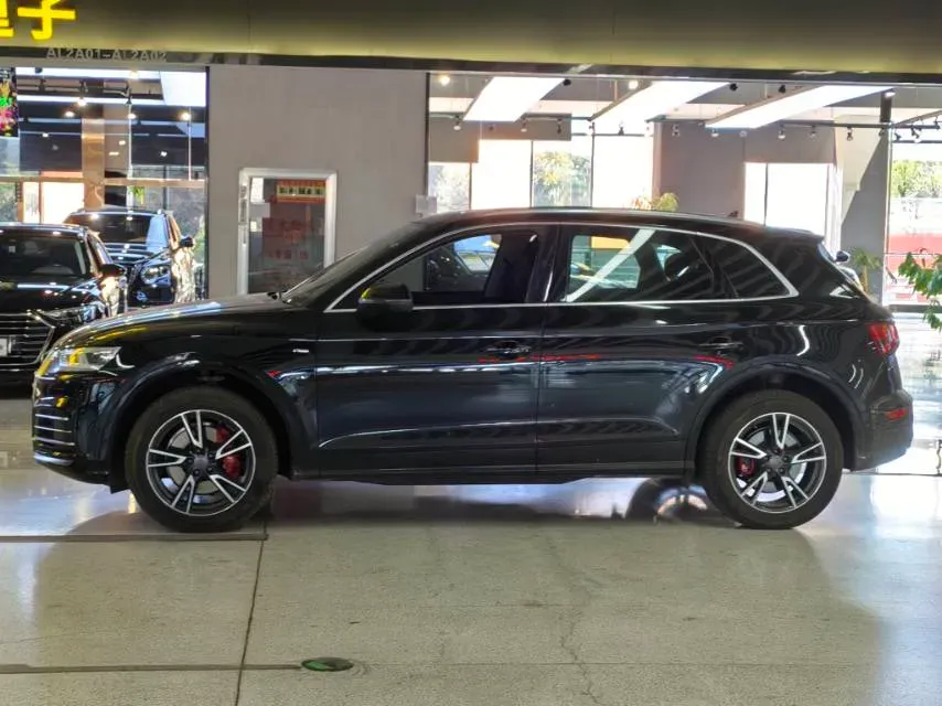 2020 Audi Q5L 2.0T 252HP L4 7DCT,autocango,china used car exporter,china ev exporter,chinese used car exporter,chinese used ev exporter