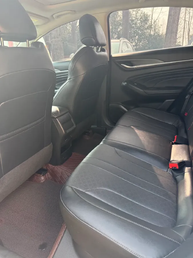 2021 ChangAn Eado 1.6L 128HP L4 5MT,autocango,china used car exporter,china ev exporter,chinese used car exporter,chinese used ev exporter