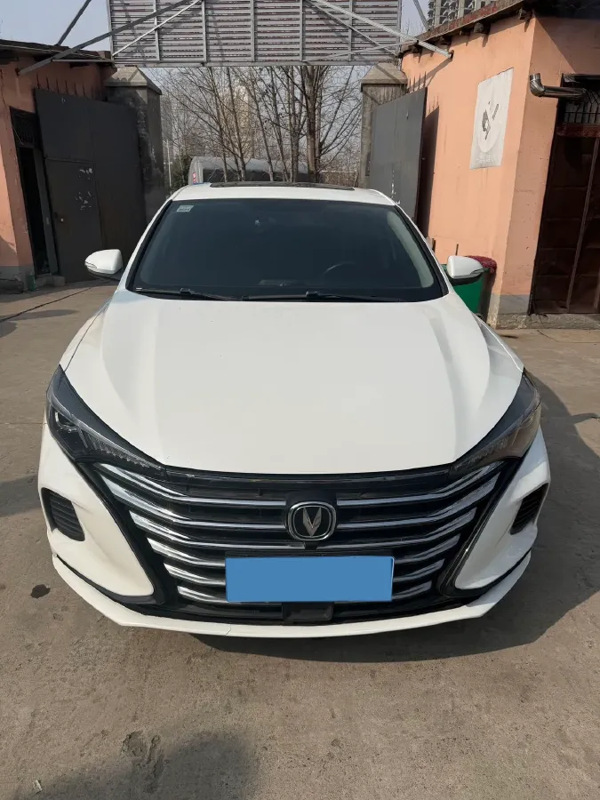 2021 ChangAn Eado 1.6L 128HP L4 5MT,autocango,china used car exporter,china ev exporter,chinese used car exporter,chinese used ev exporter