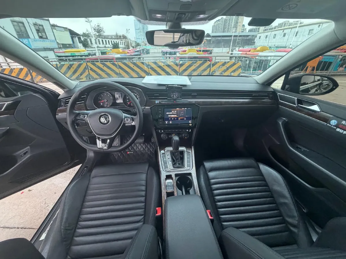 2019 Volkswagen Magotan 2.0T 186HP L4 7DCT,autocango,china used car exporter,china ev exporter,chinese used car exporter,chinese used ev exporter