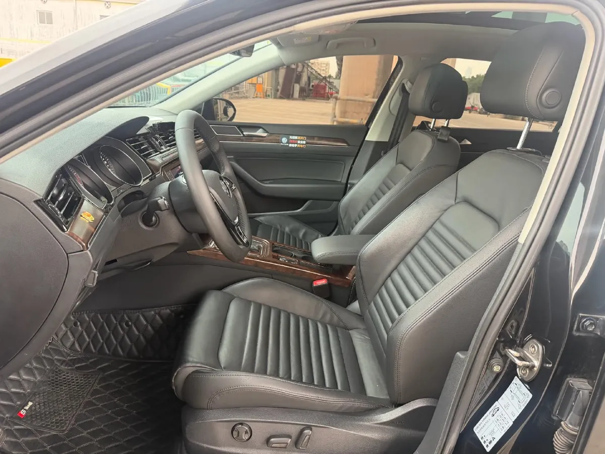 2019 Volkswagen Magotan 2.0T 186HP L4 7DCT,autocango,china used car exporter,china ev exporter,chinese used car exporter,chinese used ev exporter