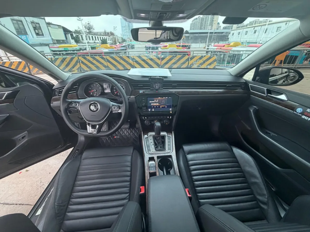 2019 Volkswagen Magotan 2.0T 186HP L4 7DCT,autocango,china used car exporter,china ev exporter,chinese used car exporter,chinese used ev exporter