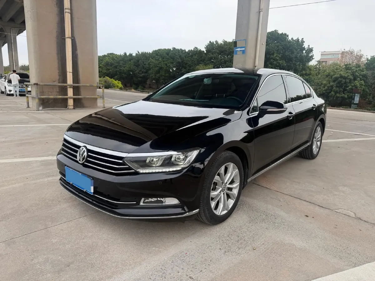 2019 Volkswagen Magotan 2.0T 186HP L4 7DCT,autocango,china used car exporter,china ev exporter,chinese used car exporter,chinese used ev exporter