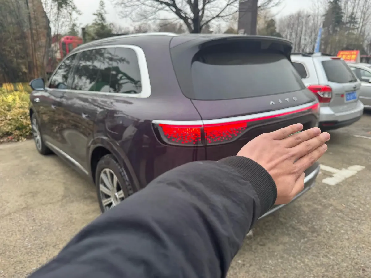 2025 AITO AITO M8 REEV 160HP REEV 53.4KWH,autocango,china used car exporter,china ev exporter,chinese used car exporter,chinese used ev exporter