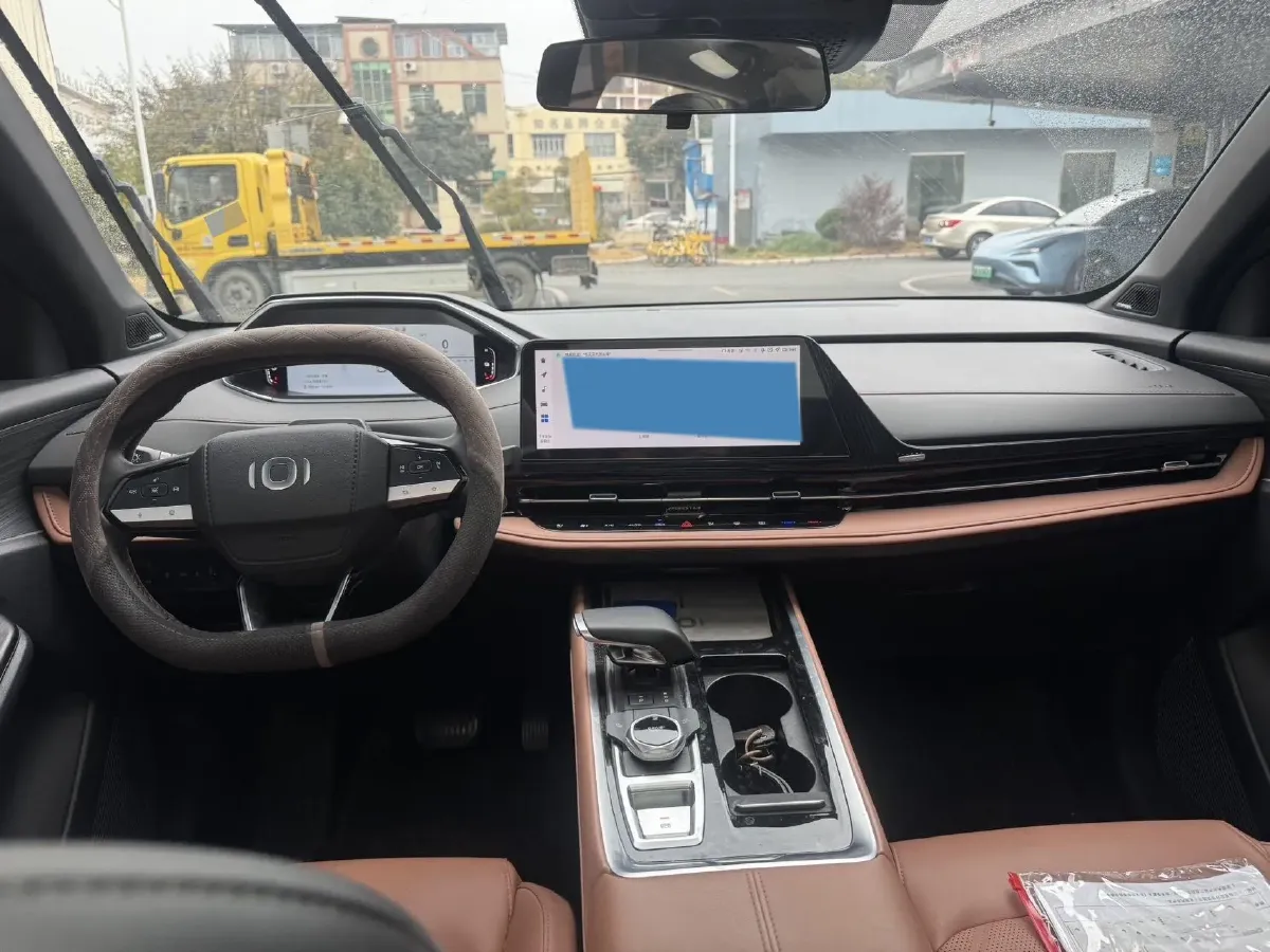 2023 Venucia VX6 BEV 62KWH,autocango,china used car exporter,china ev exporter,chinese used car exporter,chinese used ev exporter