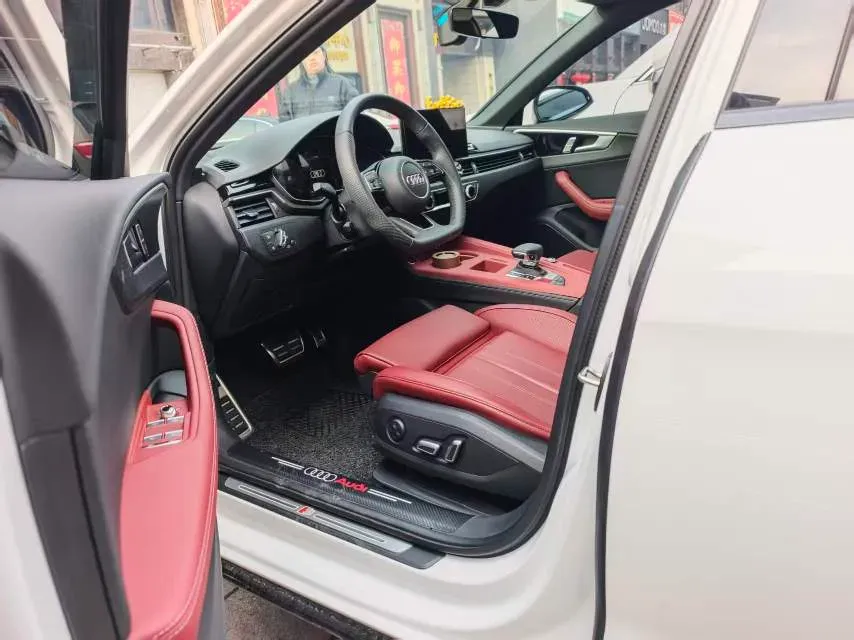 2024 Audi A4L 2.0T 190HP L4 7DCT,autocango,china used car exporter,china ev exporter,chinese used car exporter,chinese used ev exporter