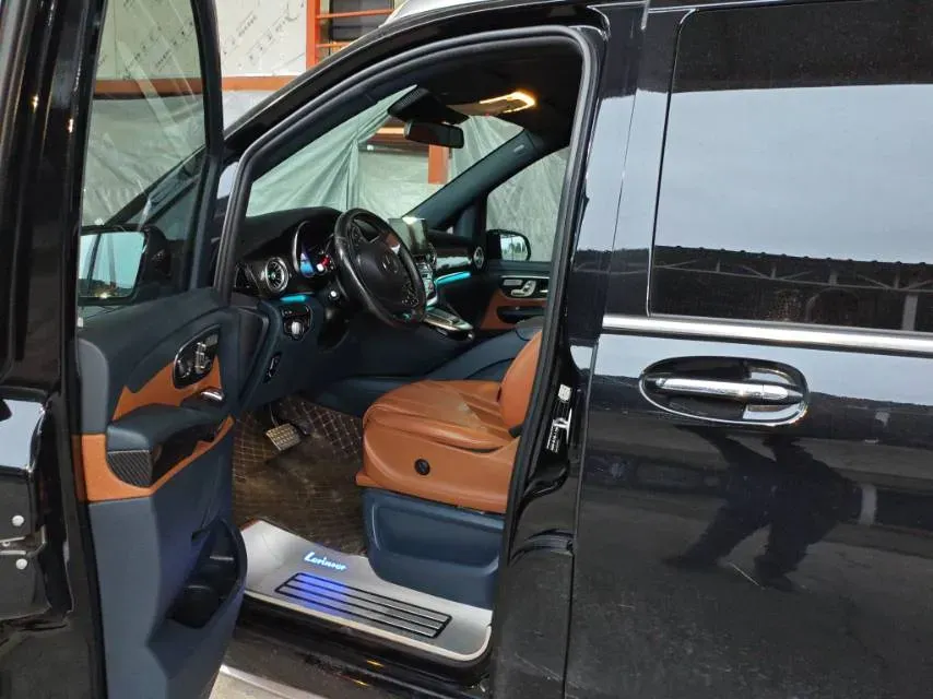 2020 Mercedes-Benz V Class 2.0T 211HP L4 9AT,autocango,china used car exporter,china ev exporter,chinese used car exporter,chinese used ev exporter