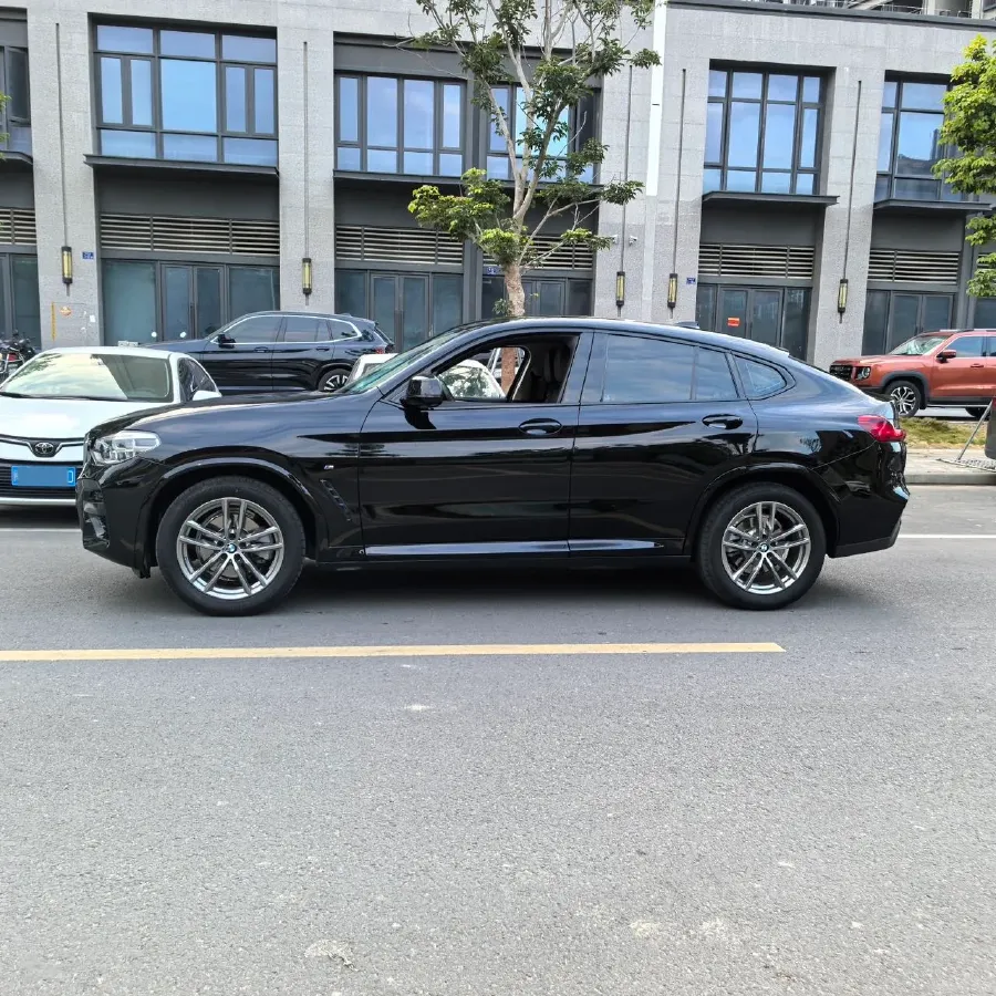 2021 BMW X4 2.0T 184HP L4 8AT,autocango,china used car exporter,china ev exporter,chinese used car exporter,chinese used ev exporter