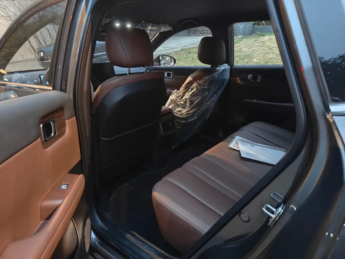 2024 WuLing XingGuangS 1.5L 106HP L4 E-CVT PHEV 20.5KWH,autocango,china used car exporter,china ev exporter,chinese used car exporter,chinese used ev exporter