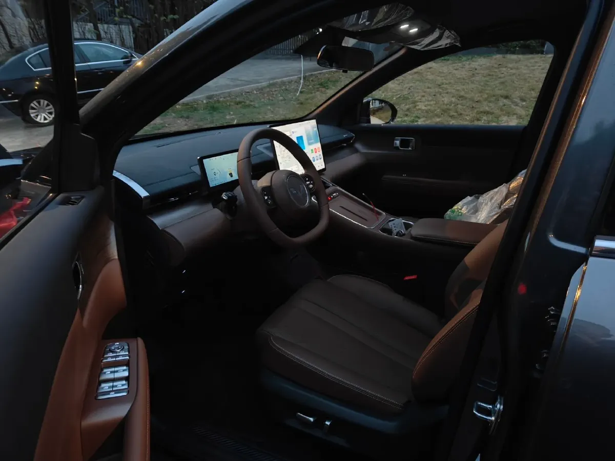 2024 WuLing XingGuangS 1.5L 106HP L4 E-CVT PHEV 20.5KWH,autocango,china used car exporter,china ev exporter,chinese used car exporter,chinese used ev exporter