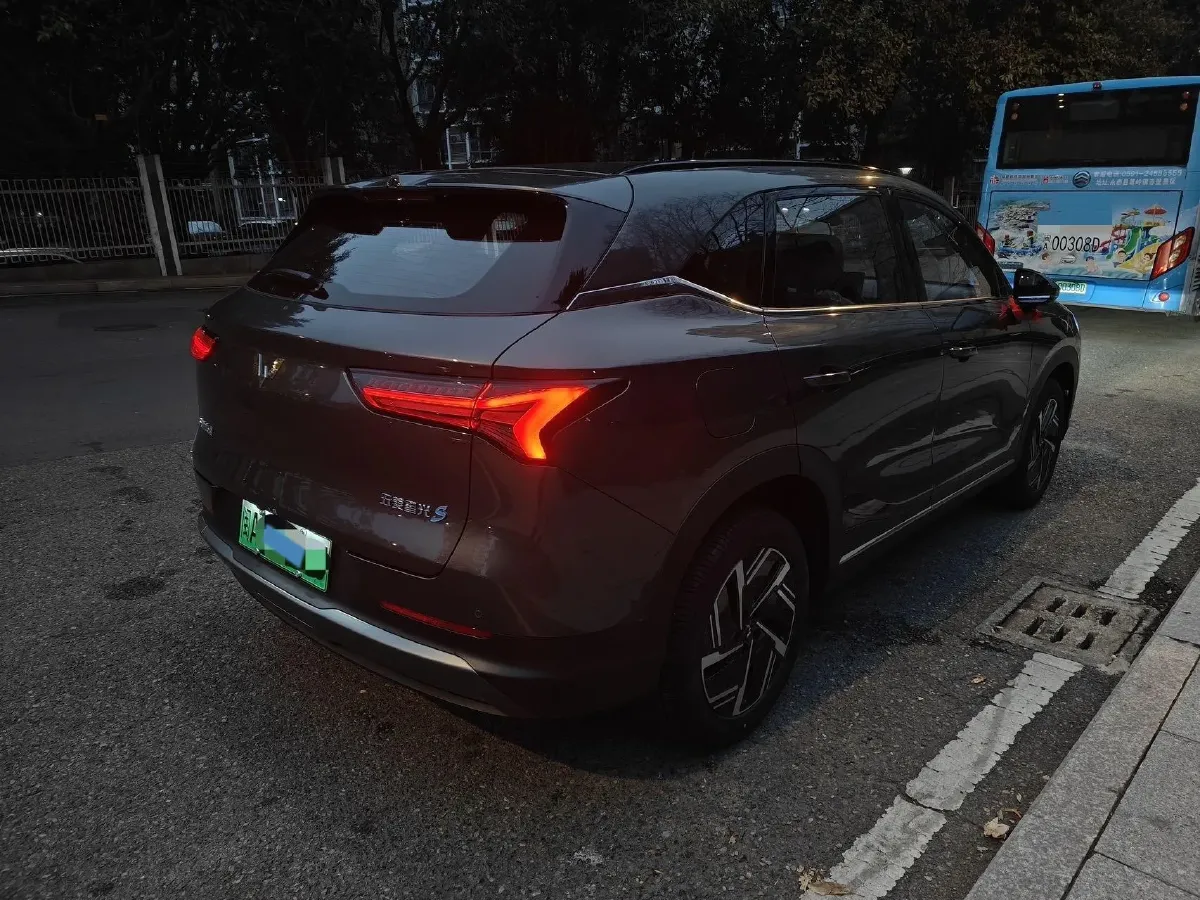 2024 WuLing XingGuangS 1.5L 106HP L4 E-CVT PHEV 20.5KWH,autocango,china used car exporter,china ev exporter,chinese used car exporter,chinese used ev exporter