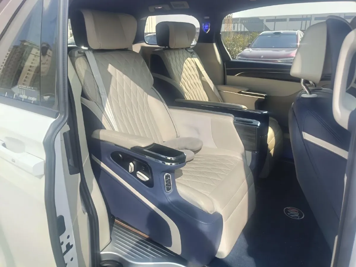 2022 Buick GL8 2.0T 237HP L4 9AT,autocango,china used car exporter,china ev exporter,chinese used car exporter,chinese used ev exporter