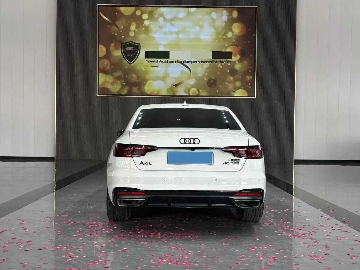 2023 Audi A4L 2.0T 190HP L4 7DCT,autocango,china used car exporter,china ev exporter,chinese used car exporter,chinese used ev exporter