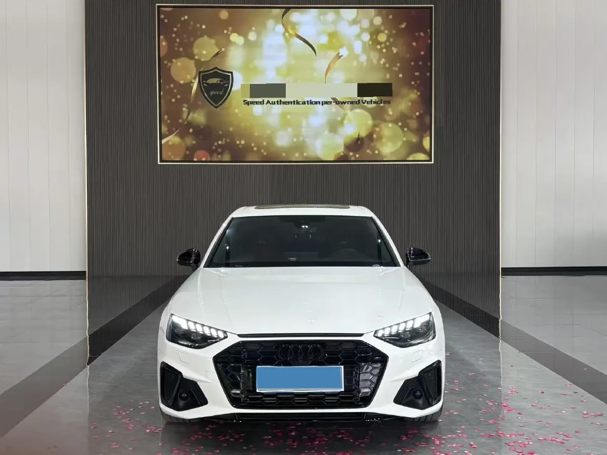 2023 Audi A4L 2.0T 190HP L4 7DCT,autocango,china used car exporter,china ev exporter,chinese used car exporter,chinese used ev exporter