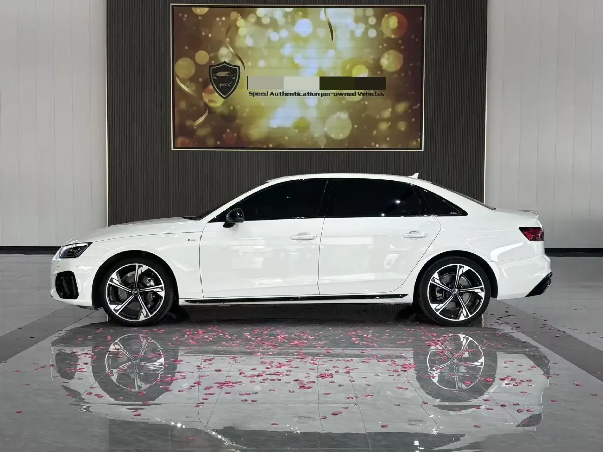 2023 Audi A4L 2.0T 190HP L4 7DCT,autocango,china used car exporter,china ev exporter,chinese used car exporter,chinese used ev exporter