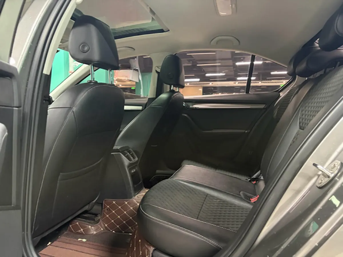 2018 Skoda Octavia 1.6L 110HP L4 6AT,autocango,china used car exporter,china ev exporter,chinese used car exporter,chinese used ev exporter