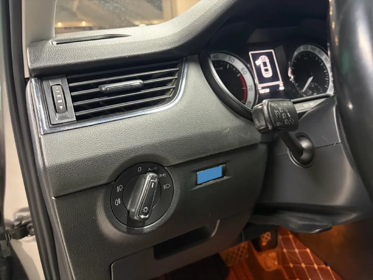 2018 Skoda Octavia 1.6L 110HP L4 6AT,autocango,china used car exporter,china ev exporter,chinese used car exporter,chinese used ev exporter