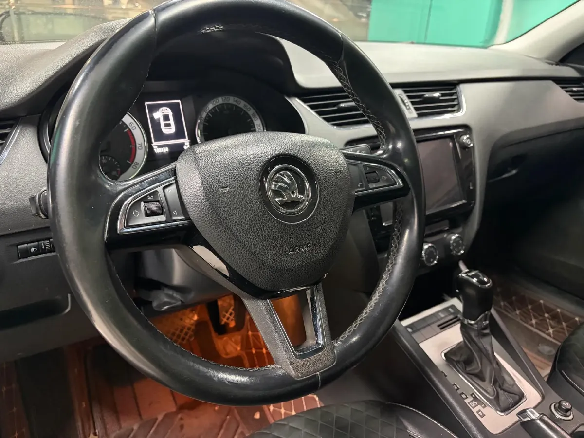 2018 Skoda Octavia 1.6L 110HP L4 6AT,autocango,china used car exporter,china ev exporter,chinese used car exporter,chinese used ev exporter