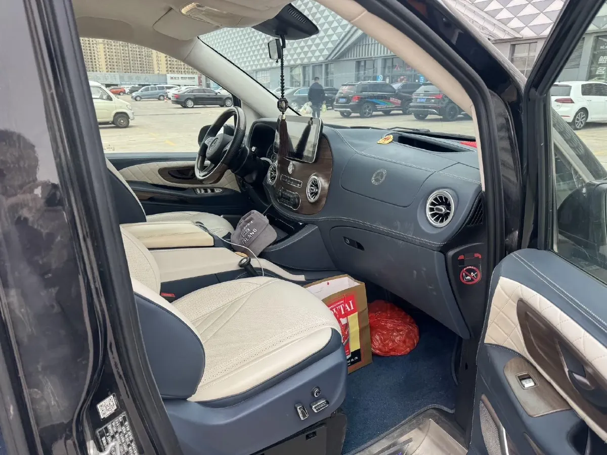 2021 Mercedes-Benz Vito 2.0T 211HP L4 9AT,autocango,china used car exporter,china ev exporter,chinese used car exporter,chinese used ev exporter