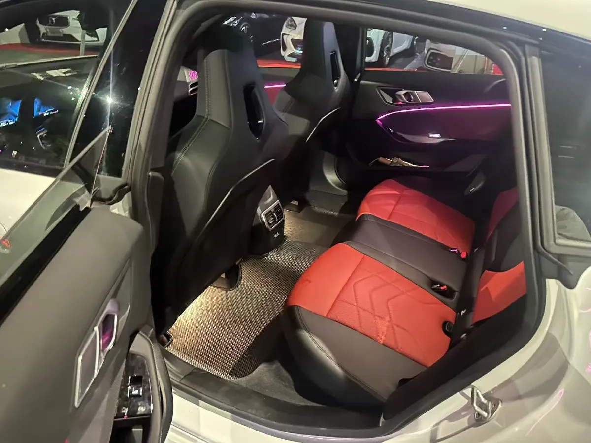 2025 BMW 2.0T 300HP L4 7DCT,autocango,china used car exporter,china ev exporter,chinese used car exporter,chinese used ev exporter