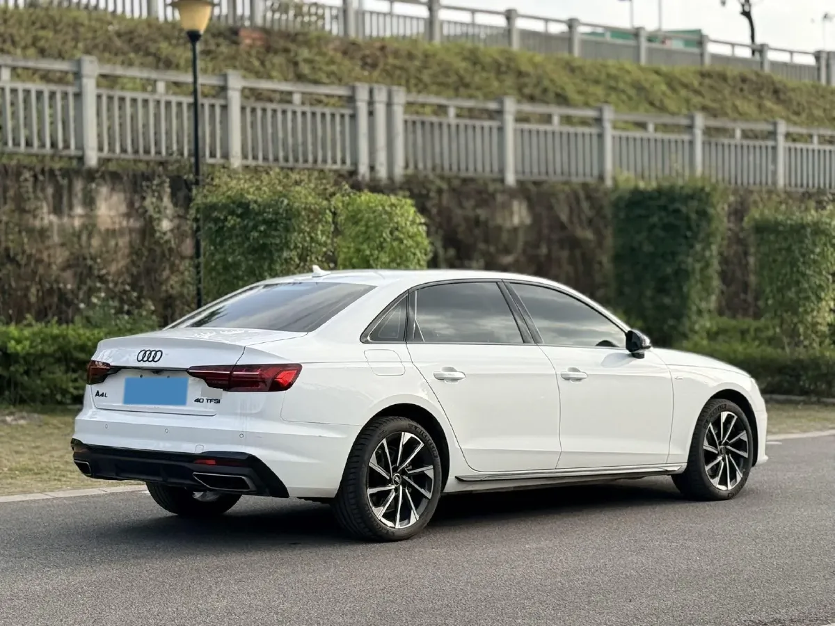 2023 Audi A4L 2.0T 190HP L4 7DCT,autocango,china used car exporter,china ev exporter,chinese used car exporter,chinese used ev exporter