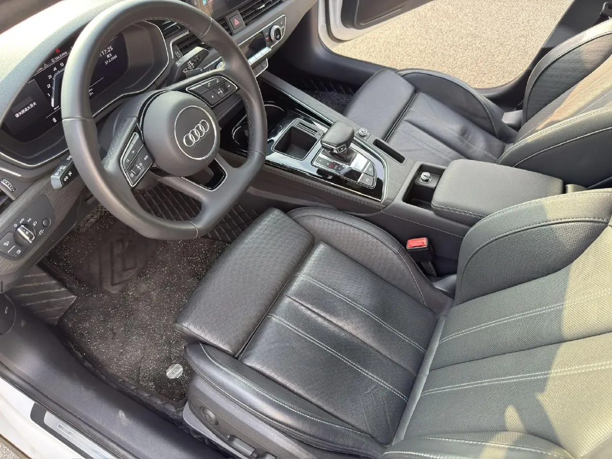 2023 Audi A4L 2.0T 190HP L4 7DCT,autocango,china used car exporter,china ev exporter,chinese used car exporter,chinese used ev exporter