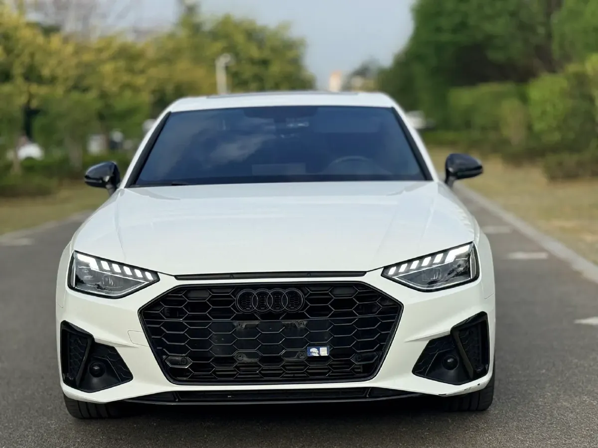 2023 Audi A4L 2.0T 190HP L4 7DCT,autocango,china used car exporter,china ev exporter,chinese used car exporter,chinese used ev exporter
