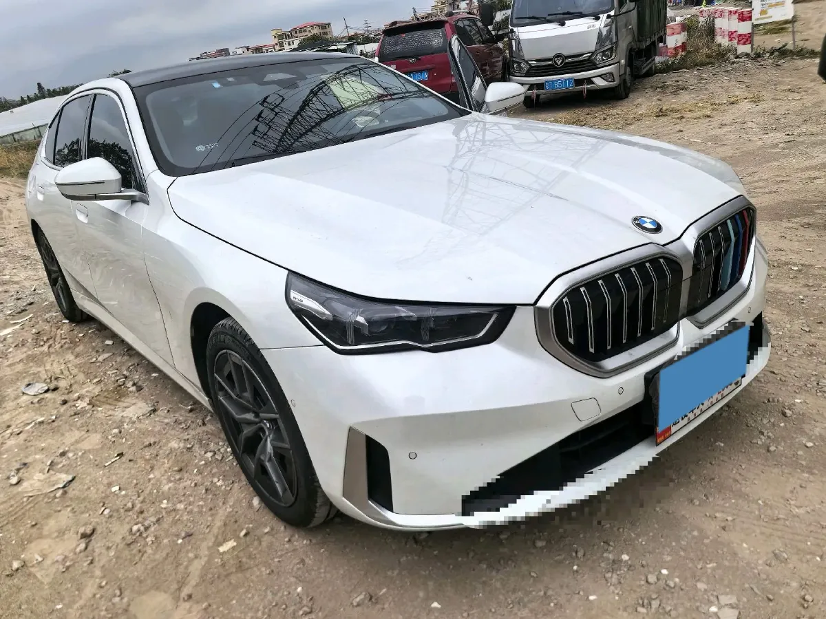 2024 BMW 5 Series 2.0T 258HP L4 8AT,autocango,china used car exporter,china ev exporter,chinese used car exporter,chinese used ev exporter