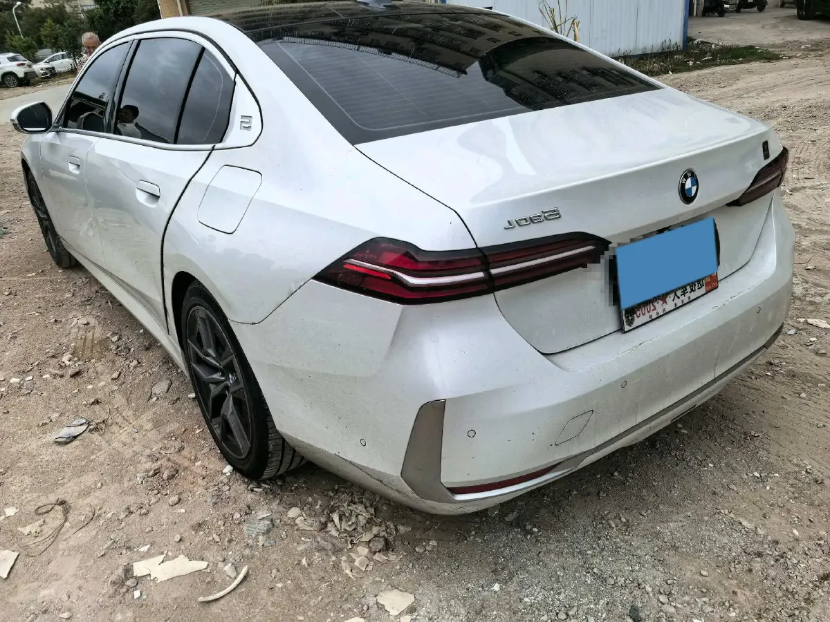 2024 BMW 5 Series 2.0T 258HP L4 8AT,autocango,china used car exporter,china ev exporter,chinese used car exporter,chinese used ev exporter