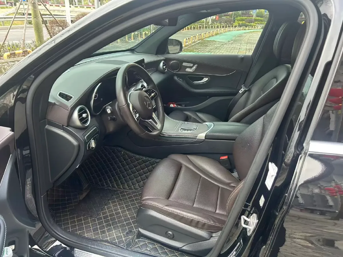 2021 Mercedes-Benz GLC Class 2.0T 197HP L4 9AT,autocango,china used car exporter,china ev exporter,chinese used car exporter,chinese used ev exporter