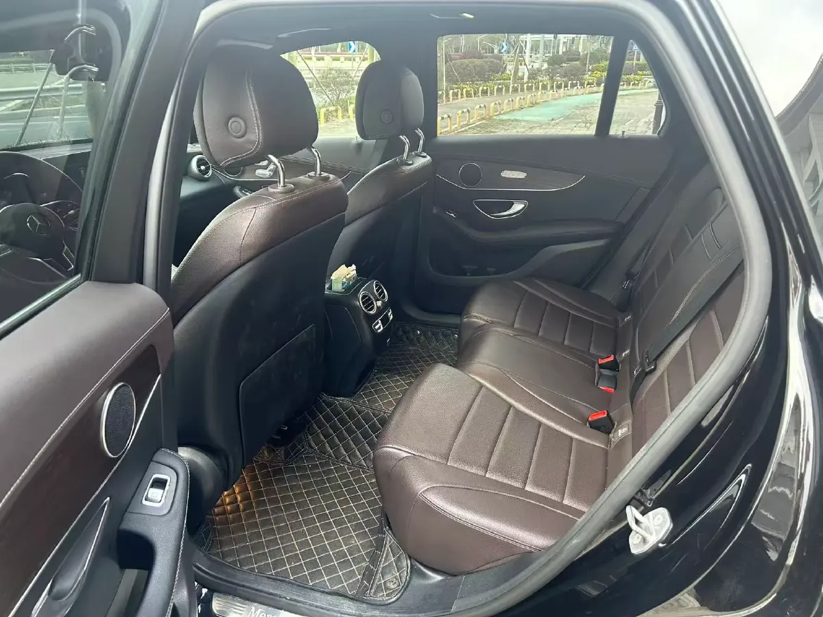 2021 Mercedes-Benz GLC Class 2.0T 197HP L4 9AT,autocango,china used car exporter,china ev exporter,chinese used car exporter,chinese used ev exporter