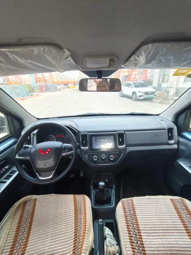 2021 WuLing ZhentTu 1.5L 99HP L4 5MT,autocango,china used car exporter,china ev exporter,chinese used car exporter,chinese used ev exporter