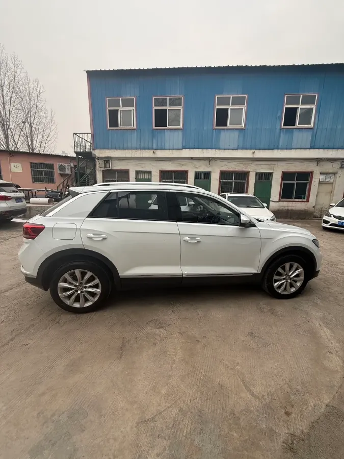 2021 Volkswagen T-Roc 1.4T 150HP L4 7DCT,autocango,china used car exporter,china ev exporter,chinese used car exporter,chinese used ev exporter