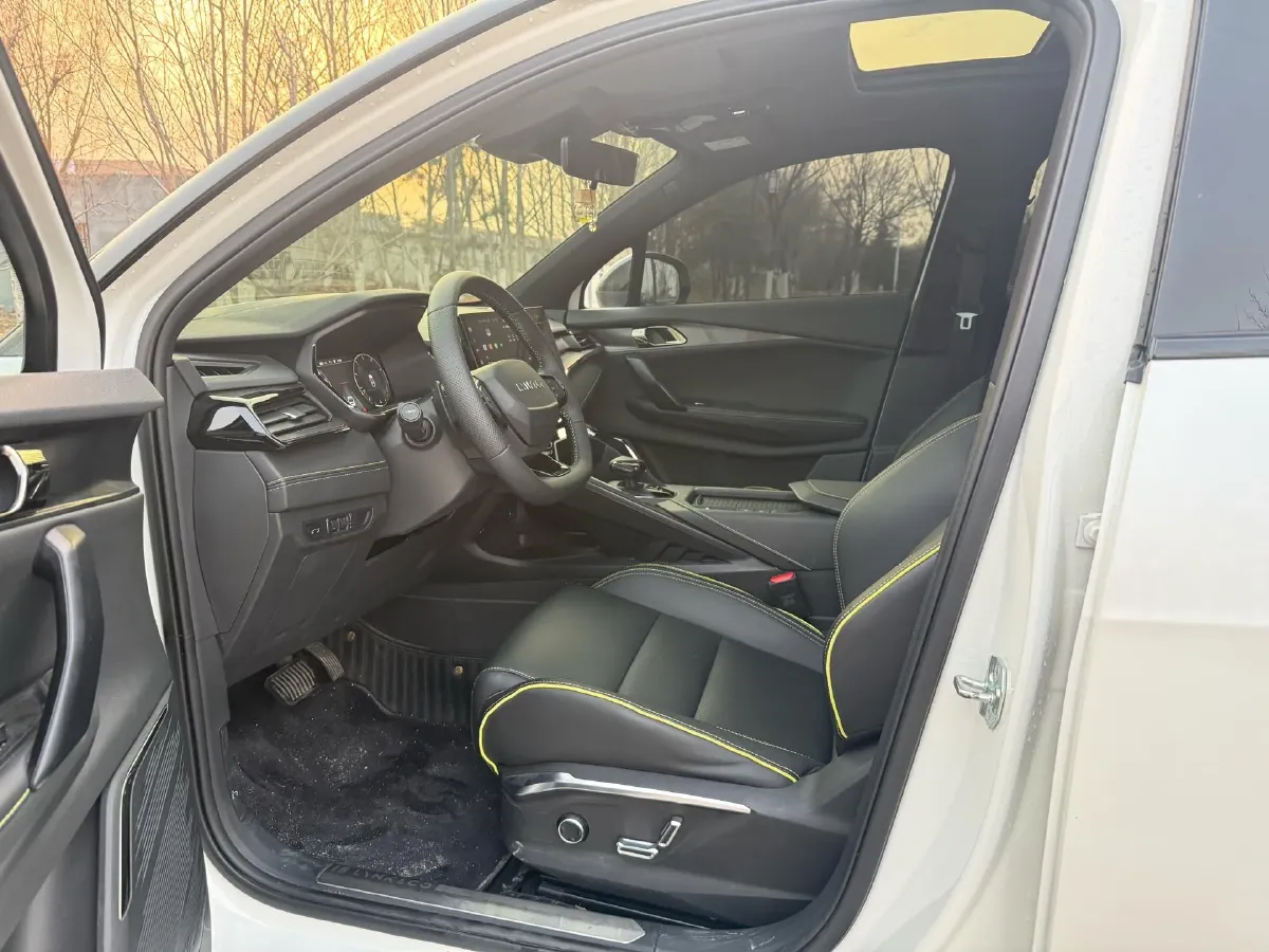 2023 LYNK&CO 06 1.5T 181HP L4 7DCT,autocango,china used car exporter,china ev exporter,chinese used car exporter,chinese used ev exporter