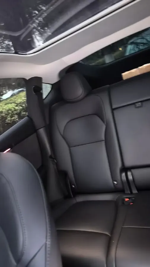 2025 Tesla Model Y L BEV,autocango,china used car exporter,china ev exporter,chinese used car exporter,chinese used ev exporter