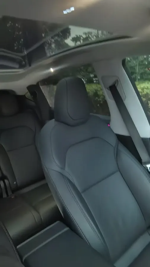 2025 Tesla Model Y L BEV,autocango,china used car exporter,china ev exporter,chinese used car exporter,chinese used ev exporter