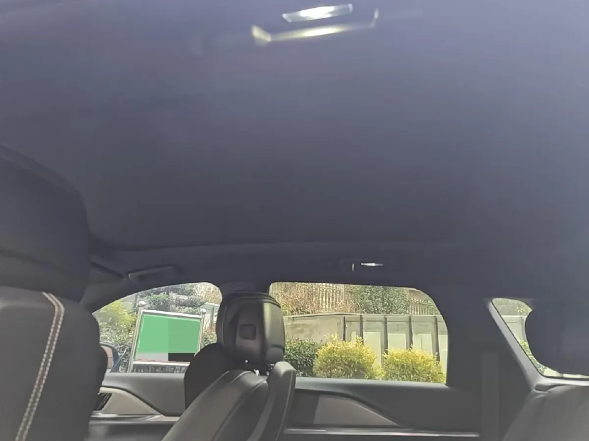 2025 Cadillac XT5 2.0T 237HP L4 9AT,autocango,china used car exporter,china ev exporter,chinese used car exporter,chinese used ev exporter